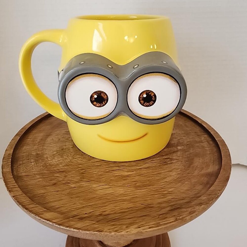 Universal Studios Exclusive Despicable Me Dave 3D Sculpted Face Mug